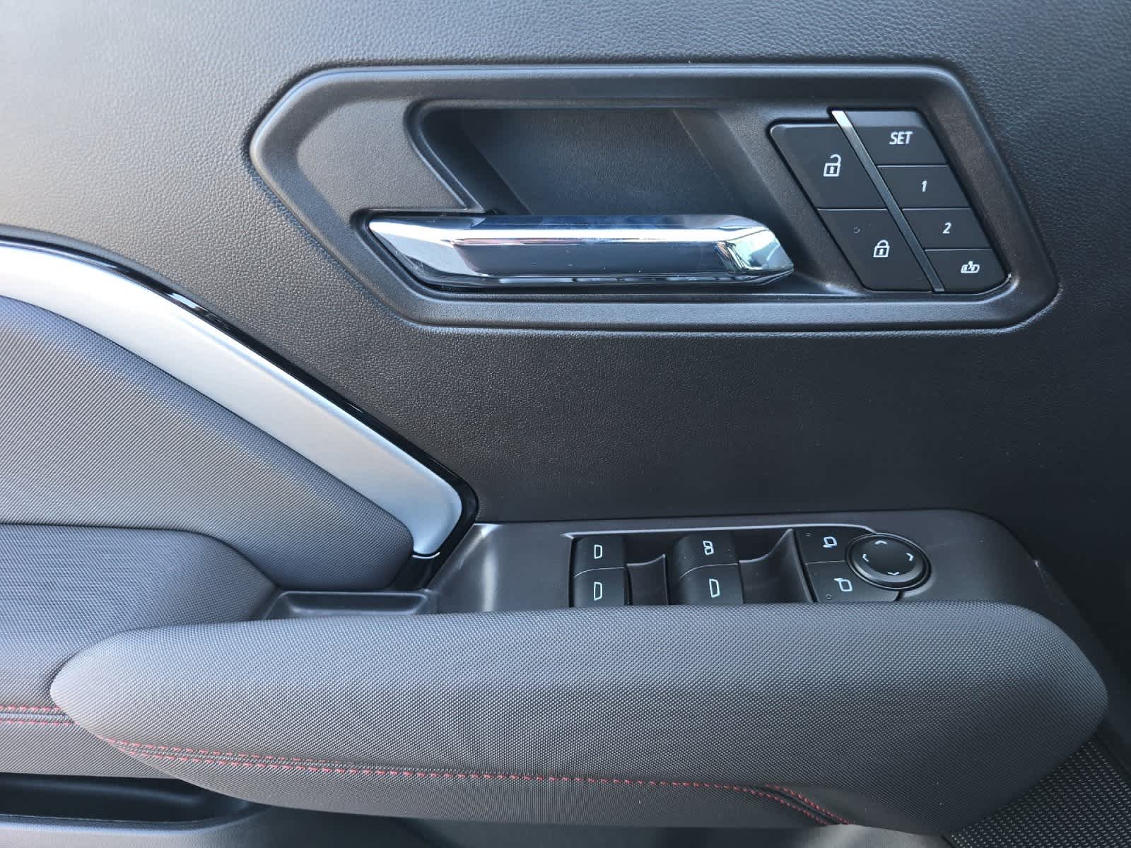 Thumbnail: 2026 Chevrolet Colorado - 12