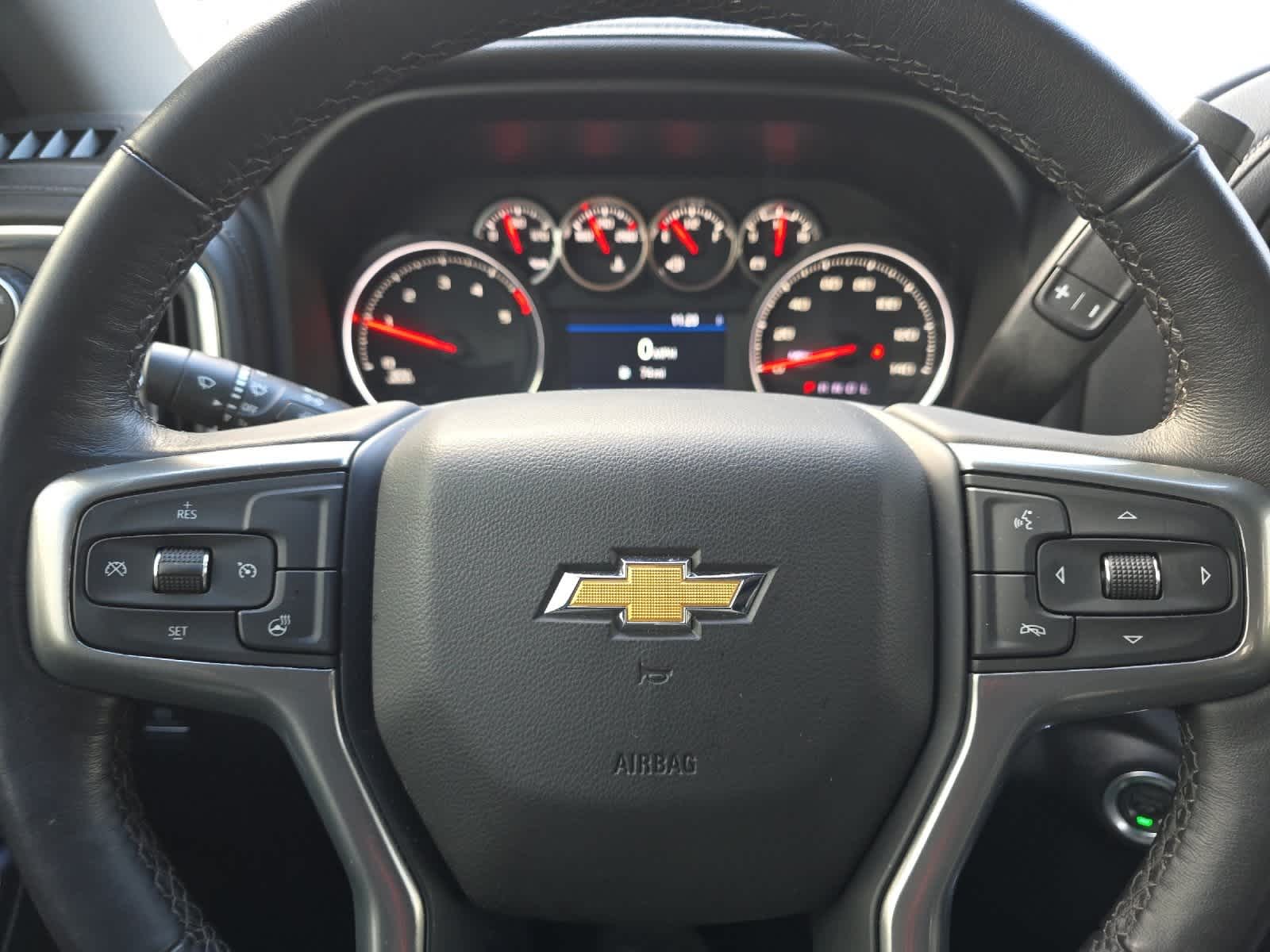 Thumbnail: 2022 Chevrolet Silverado 3500 - 22