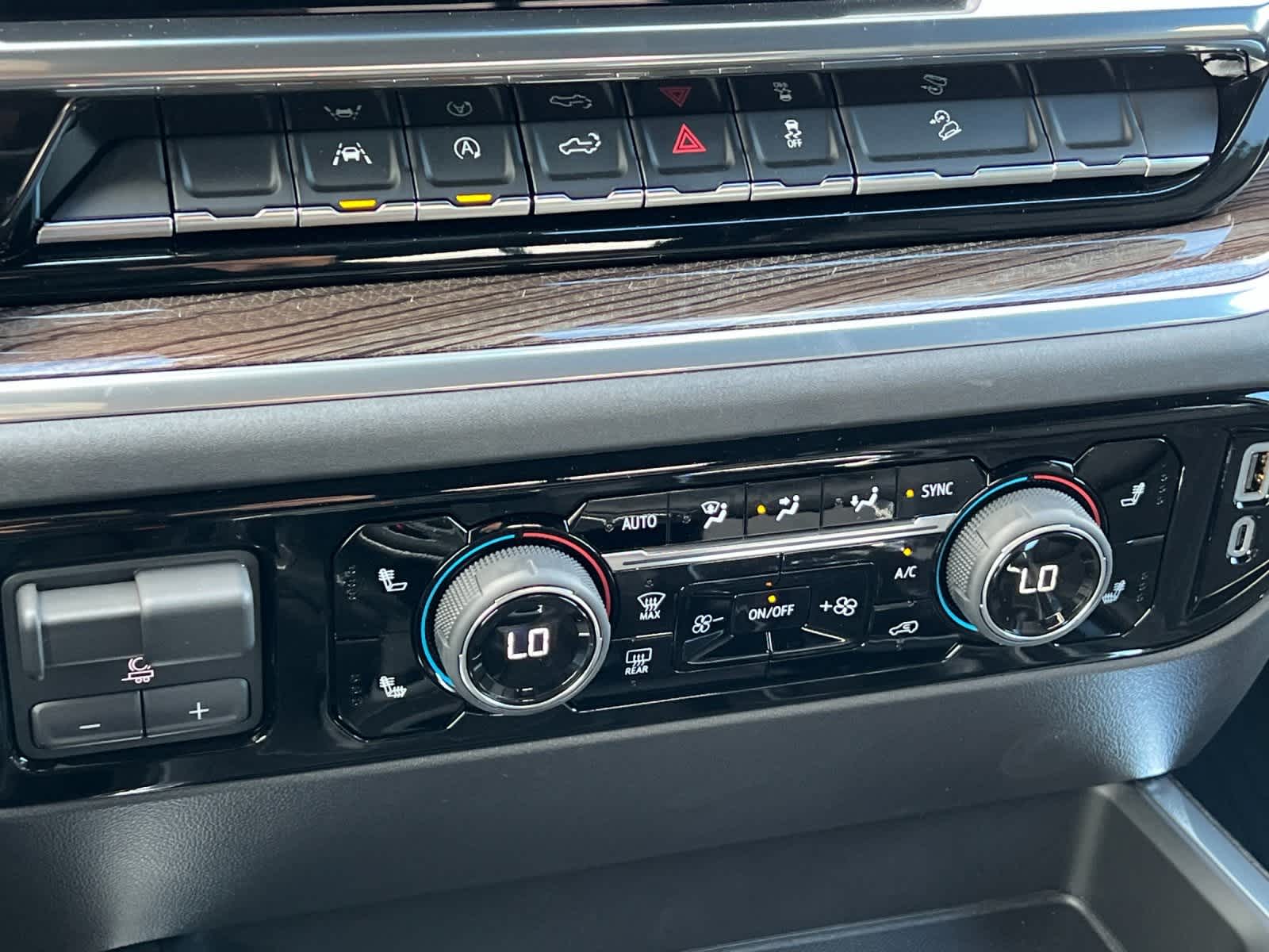 Thumbnail: 2026 Chevrolet Silverado 1500 - 20