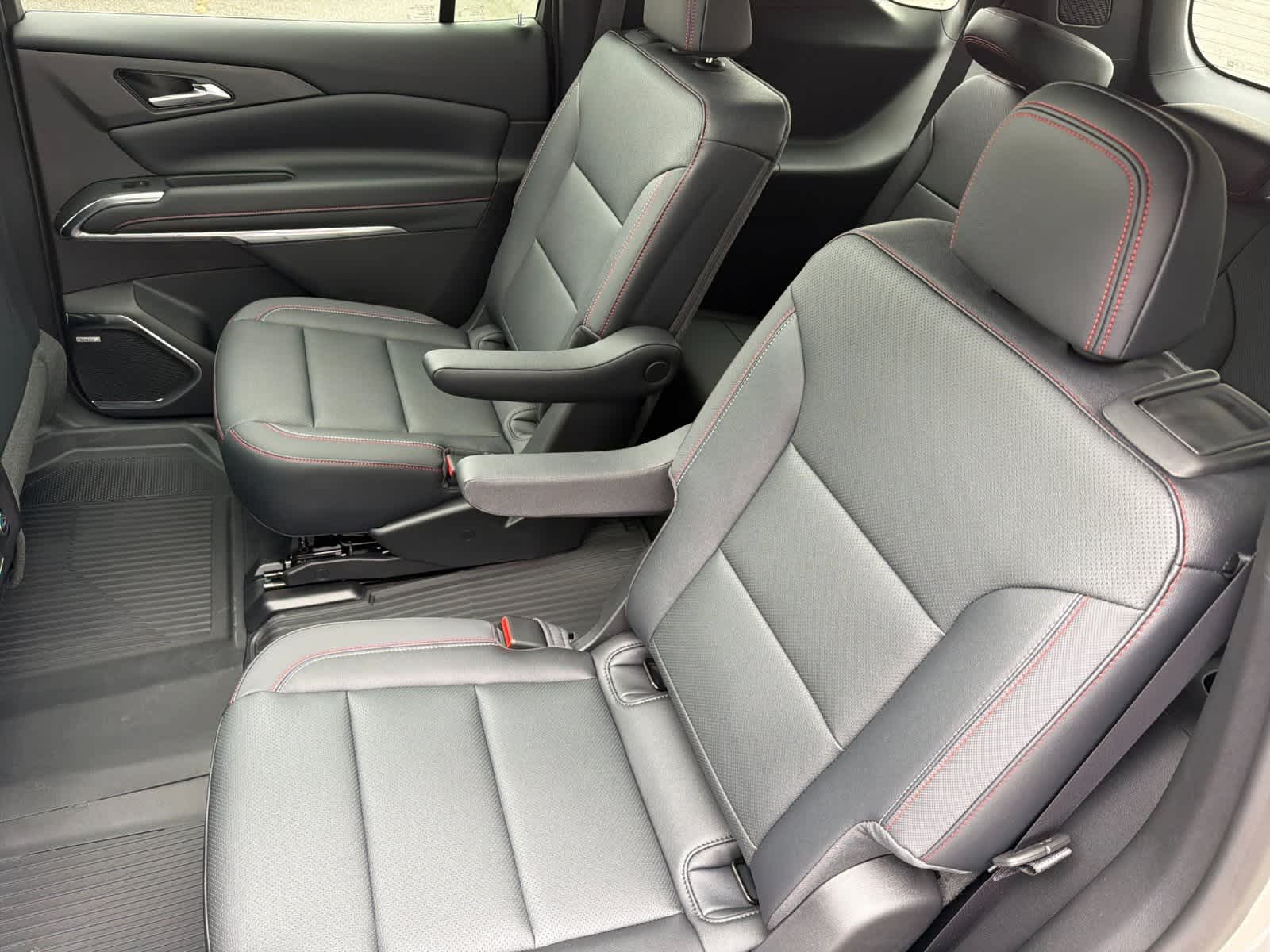 Thumbnail: 2026 Chevrolet Traverse - 4