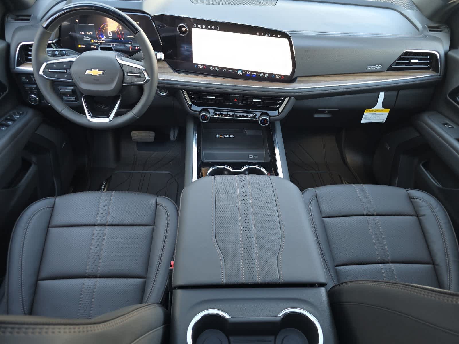 Thumbnail: 2026 Chevrolet Suburban - 3