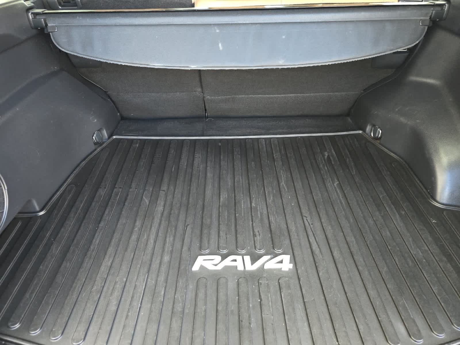 Thumbnail: 2021 Toyota RAV4 - 15