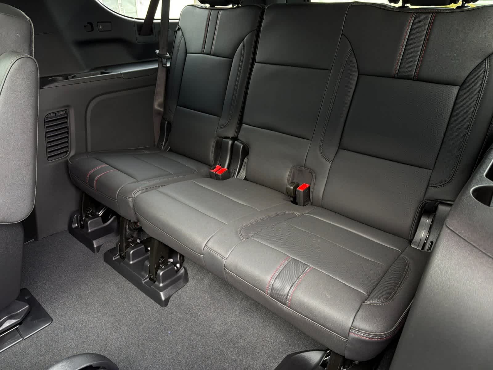 Thumbnail: 2026 Chevrolet Suburban - 15