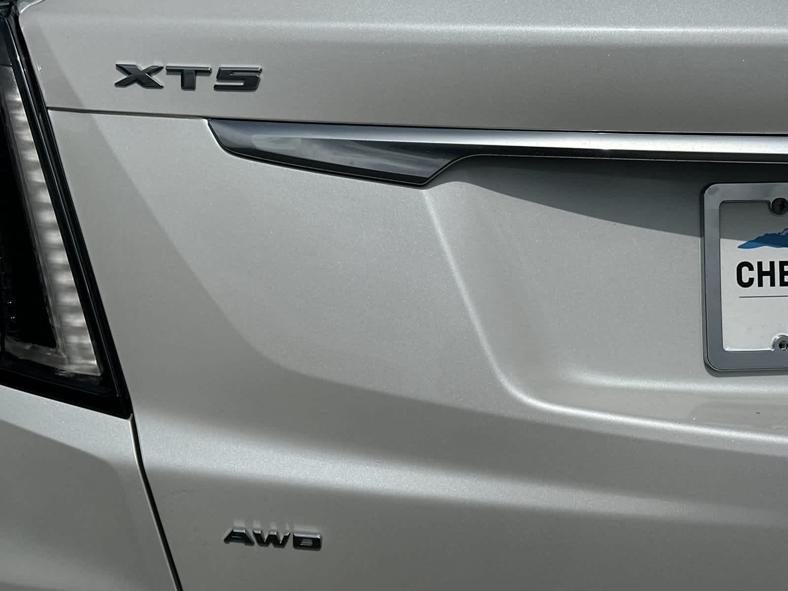 Thumbnail: 2023 Cadillac XT5 - 8