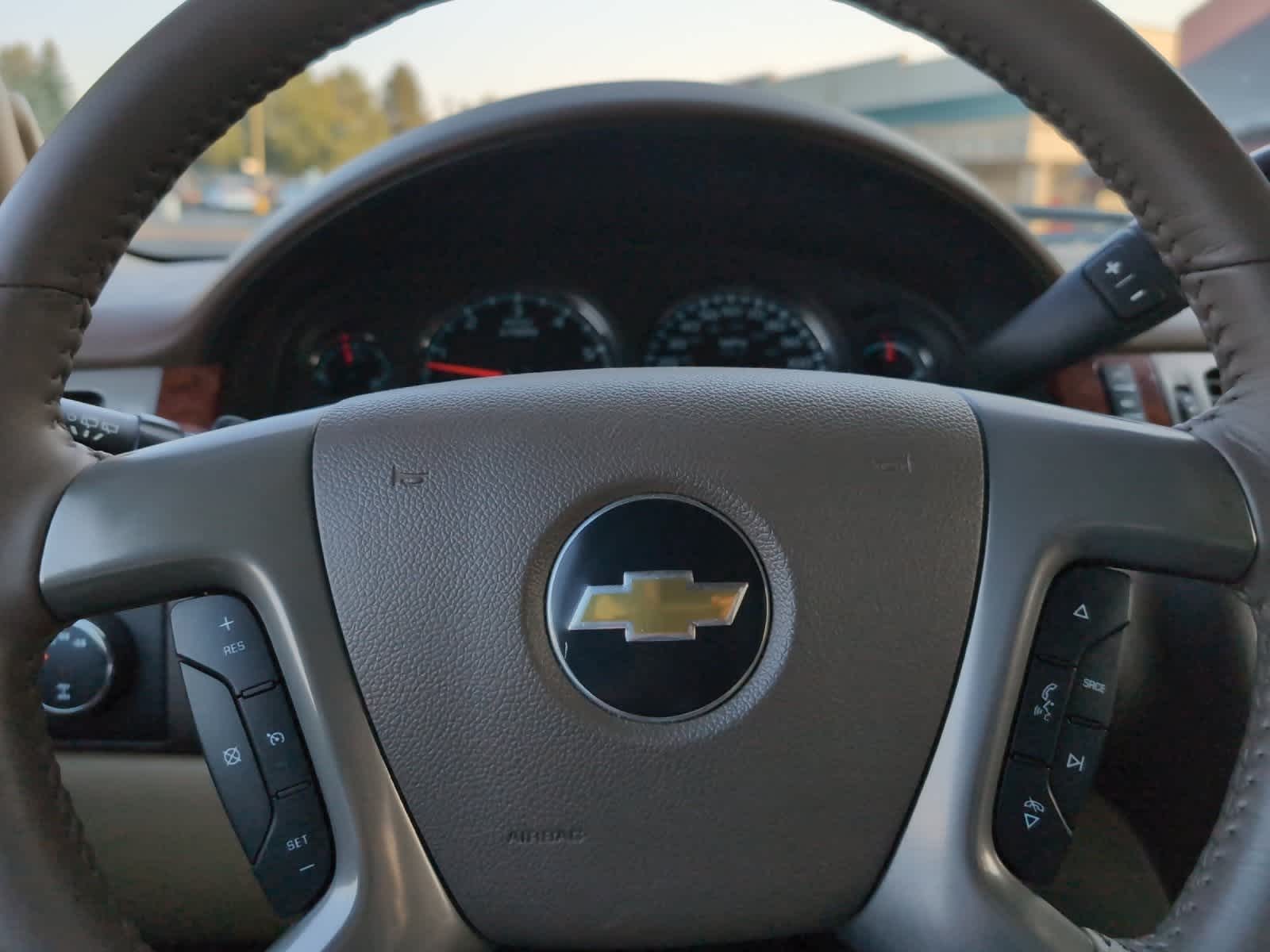 Thumbnail: 2011 Chevrolet Tahoe - 24