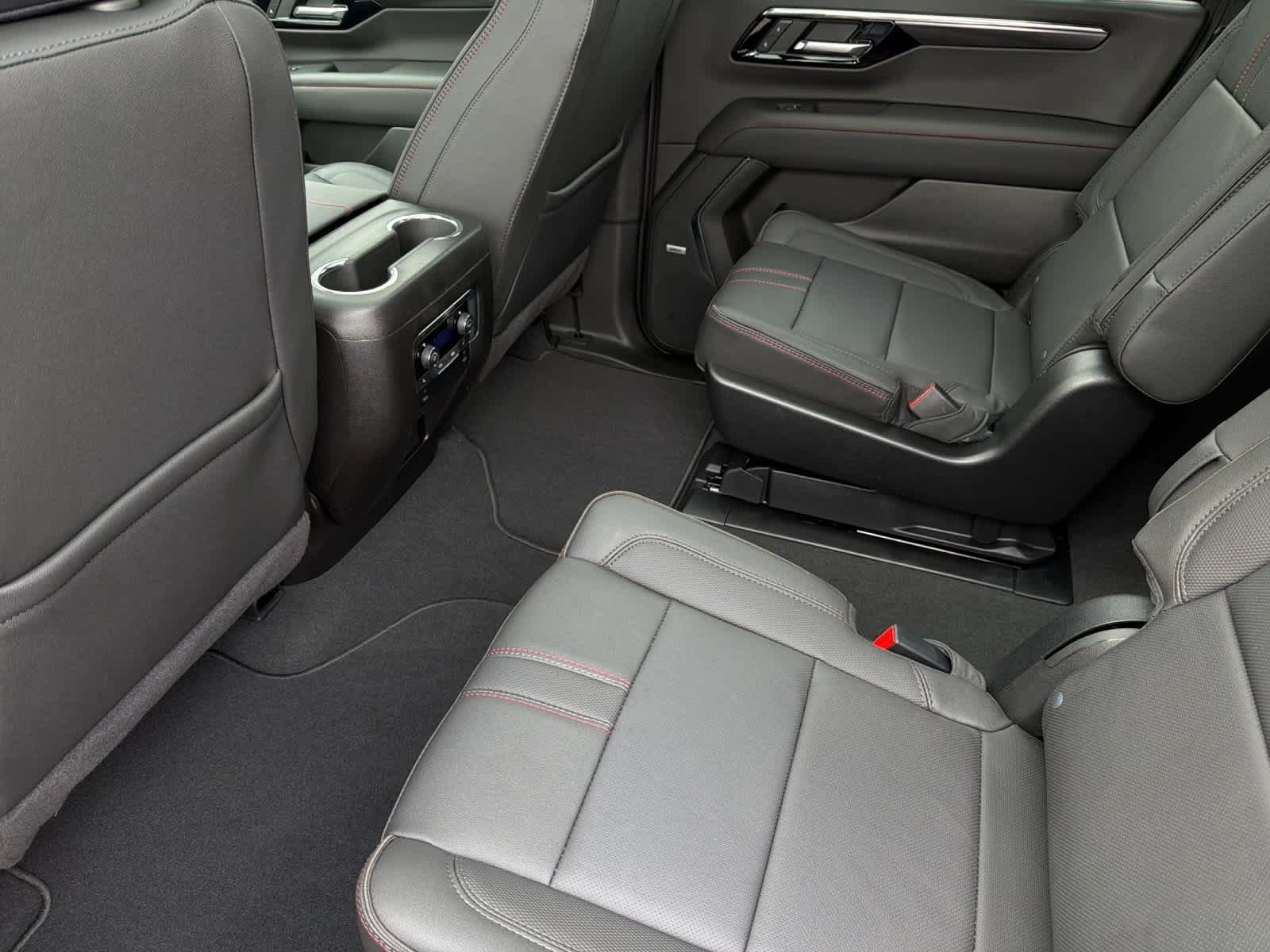 Thumbnail: 2026 Chevrolet Suburban - 4