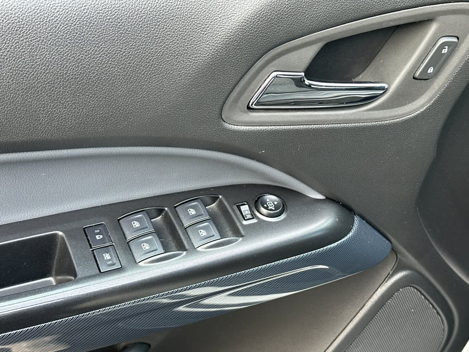 Thumbnail: 2022 Chevrolet Colorado - 13