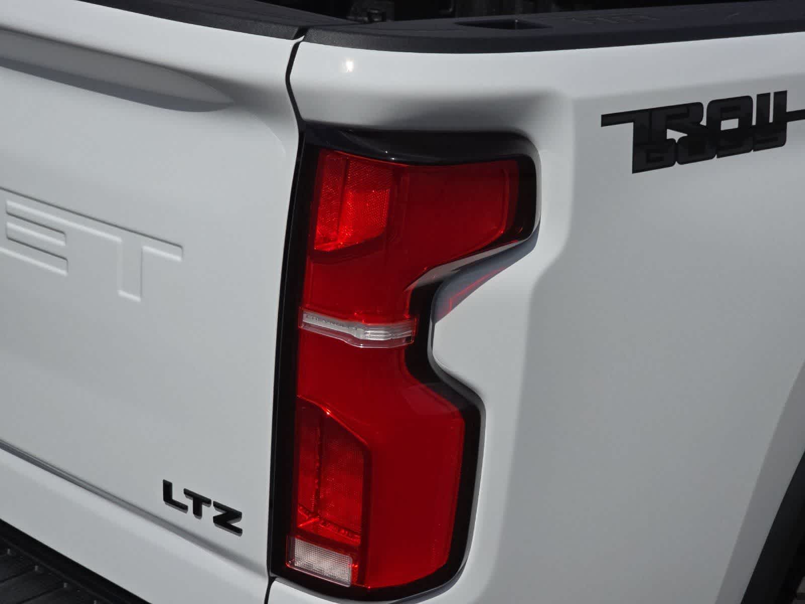 Thumbnail: 2026 Chevrolet Silverado 2500 - 27