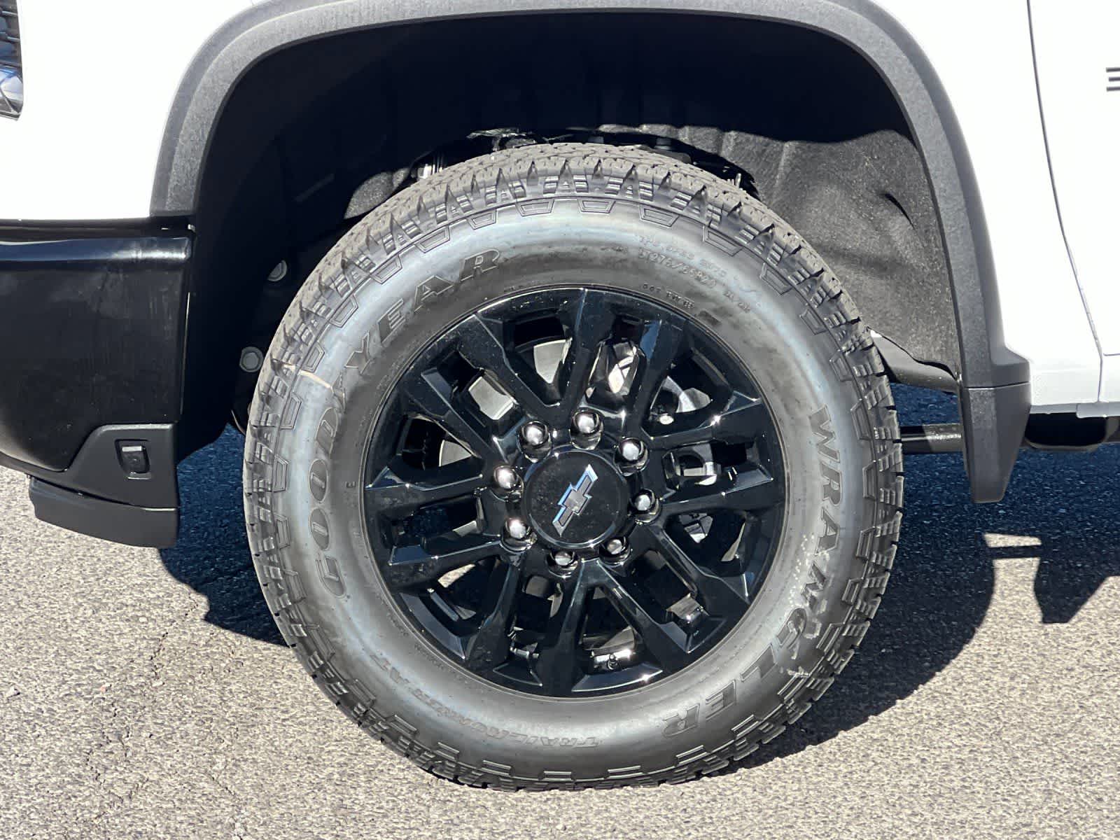 Thumbnail: 2026 Chevrolet Silverado 3500 - 24