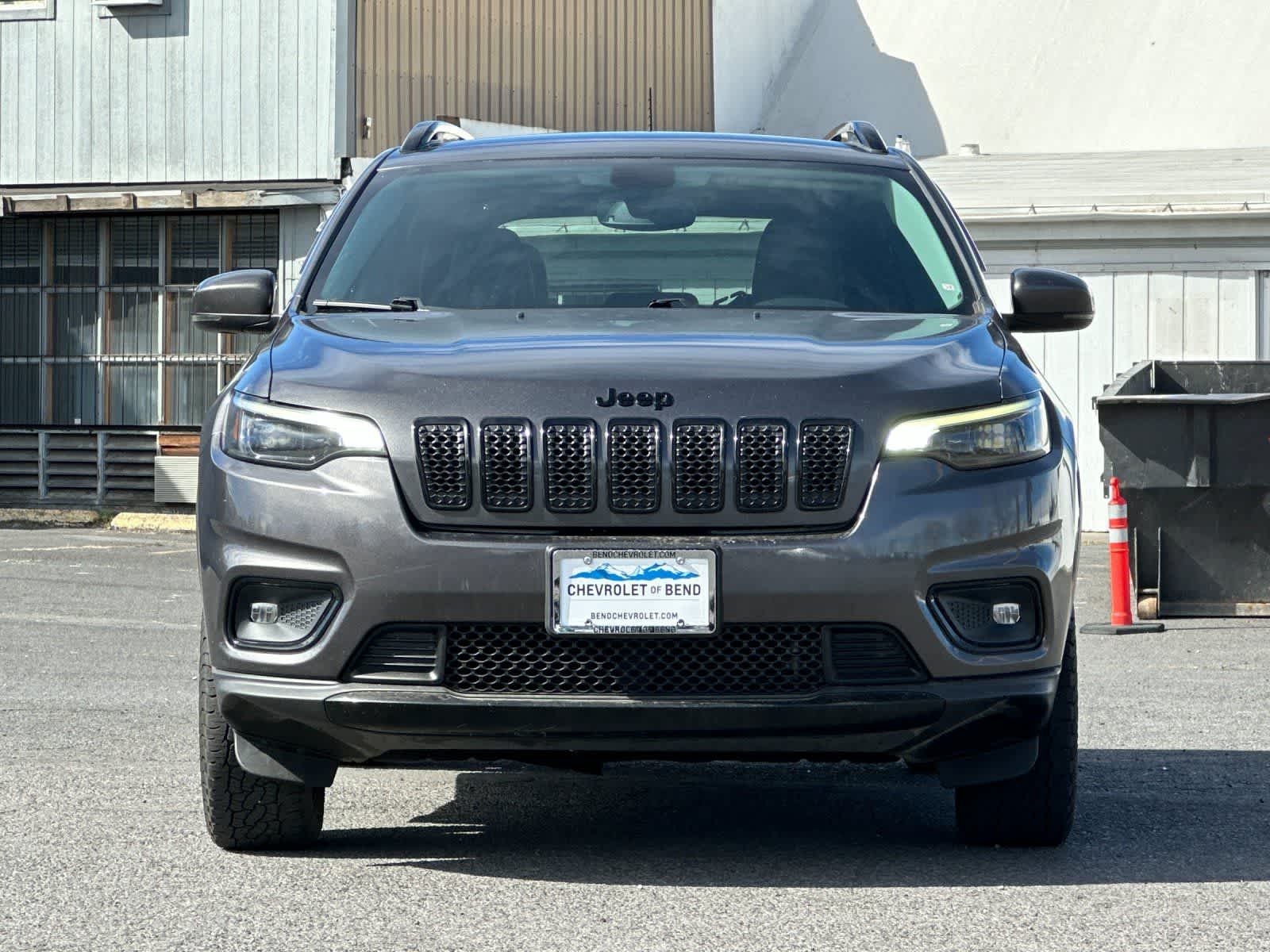 Thumbnail: 2020 Jeep Cherokee - 10