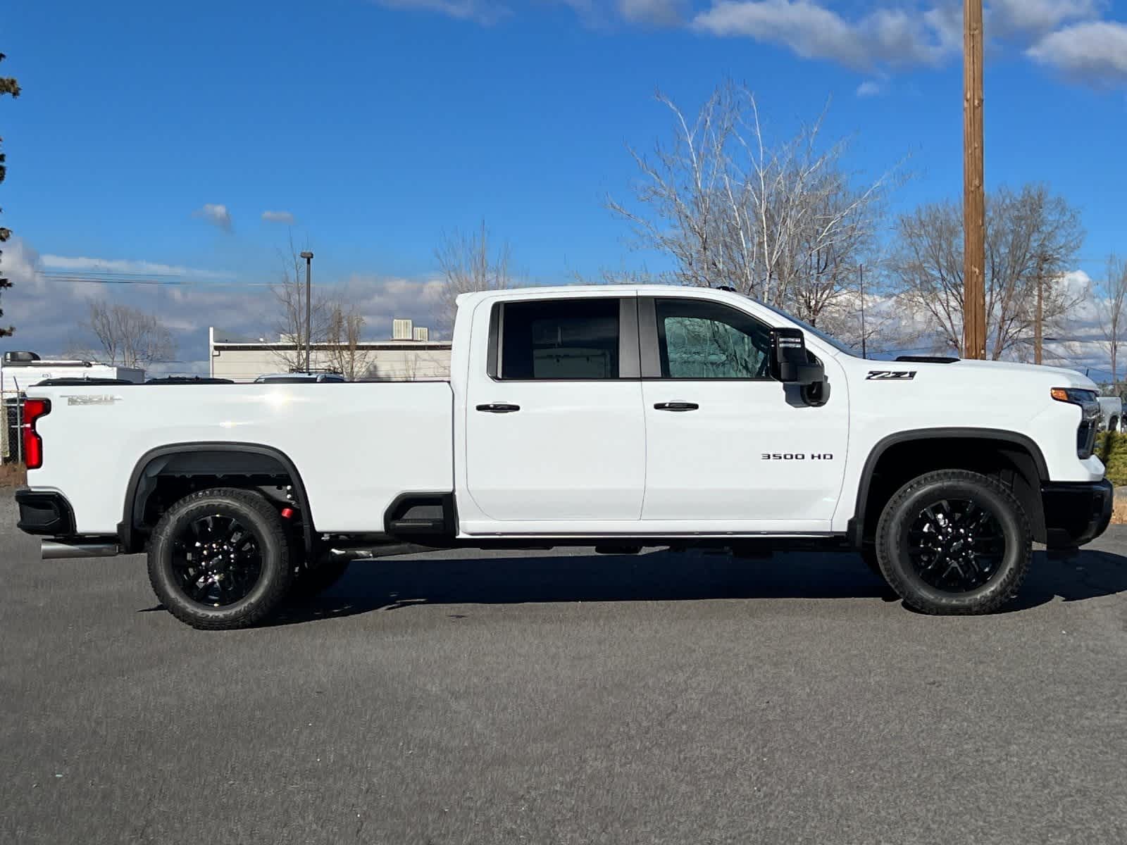 Thumbnail: 2026 Chevrolet Silverado 3500 - 8