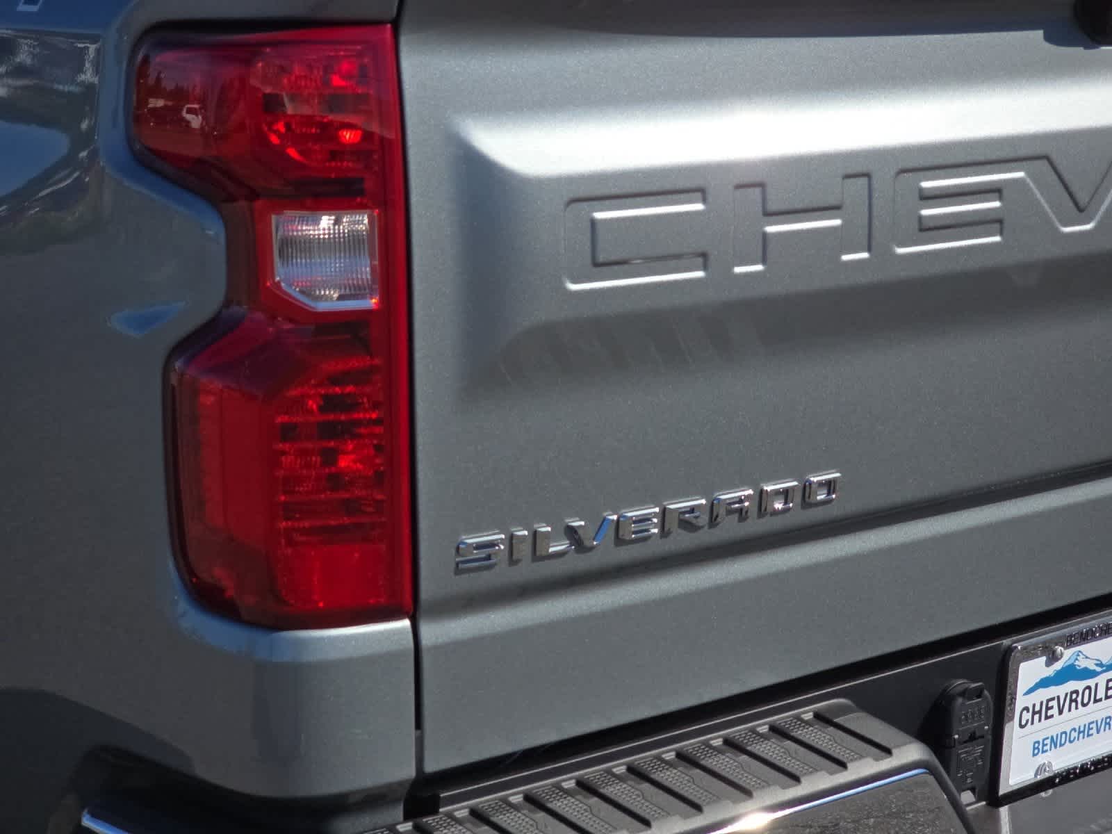 Thumbnail: 2026 Chevrolet Silverado 1500 - 26