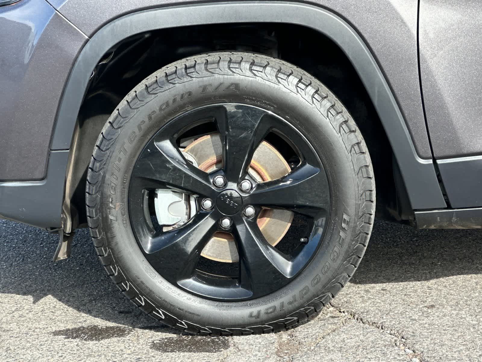 Thumbnail: 2020 Jeep Cherokee - 27