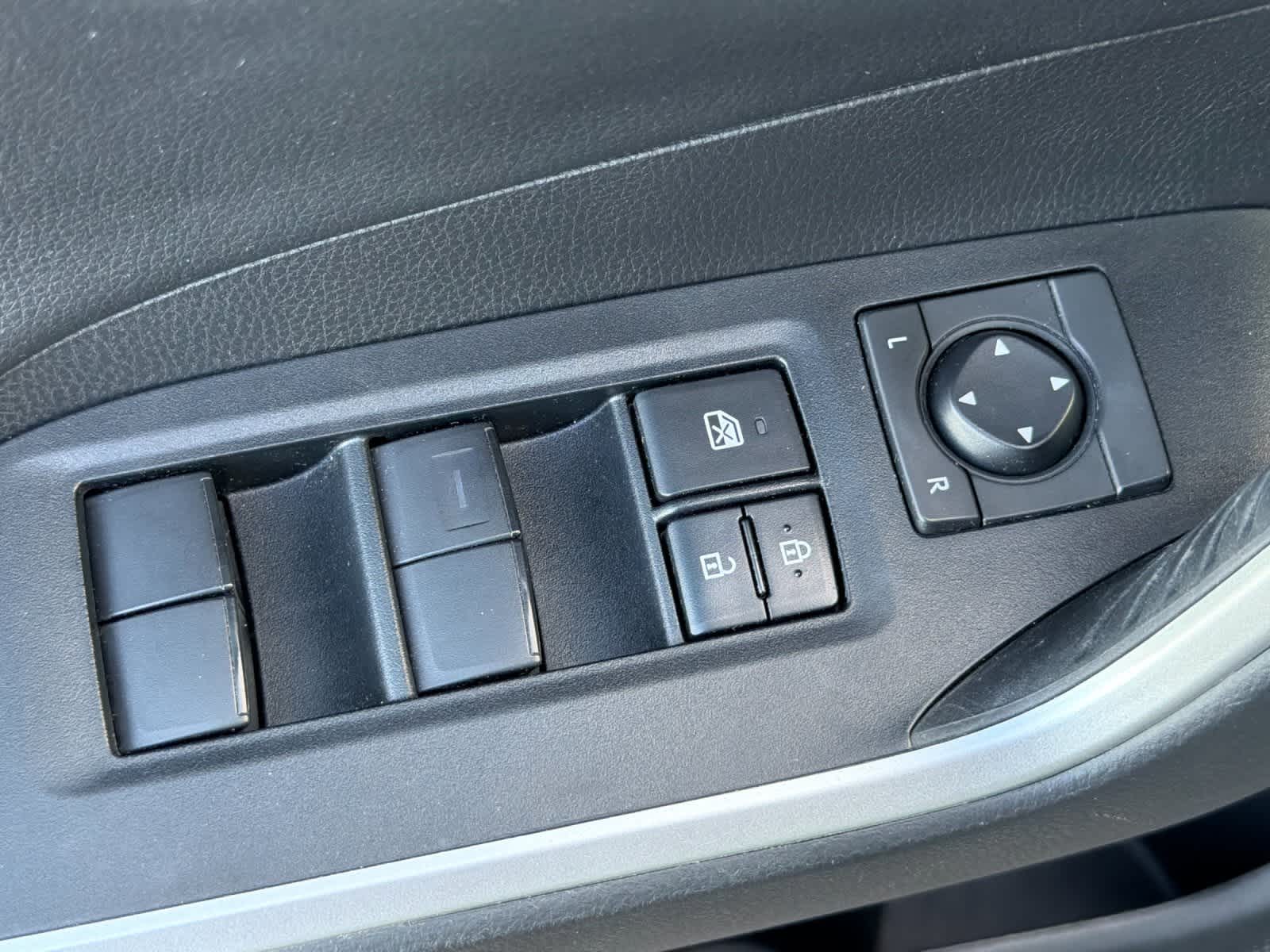 Thumbnail: 2020 Toyota RAV4 - 13