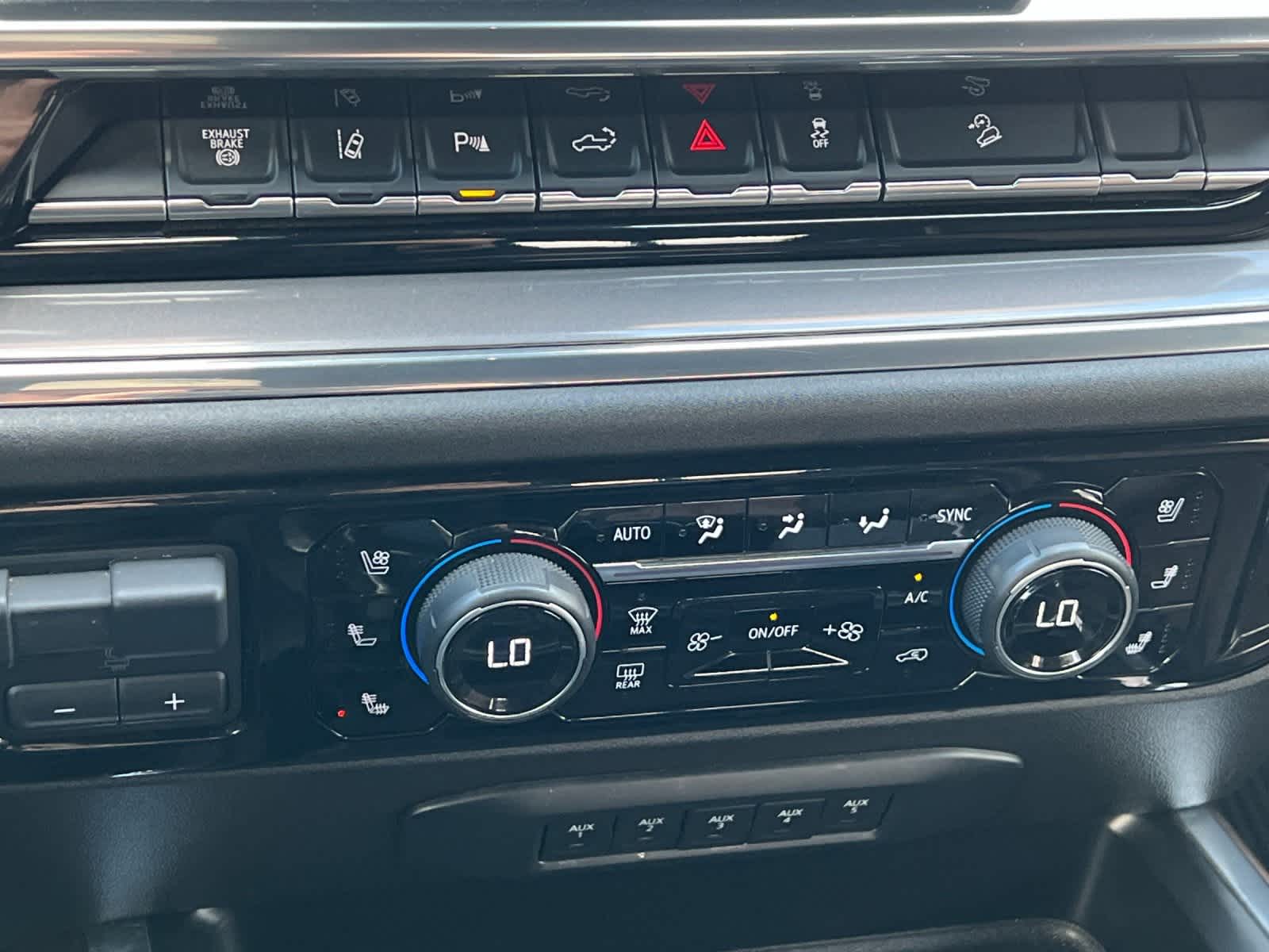 Thumbnail: 2024 Chevrolet Silverado 3500 - 19