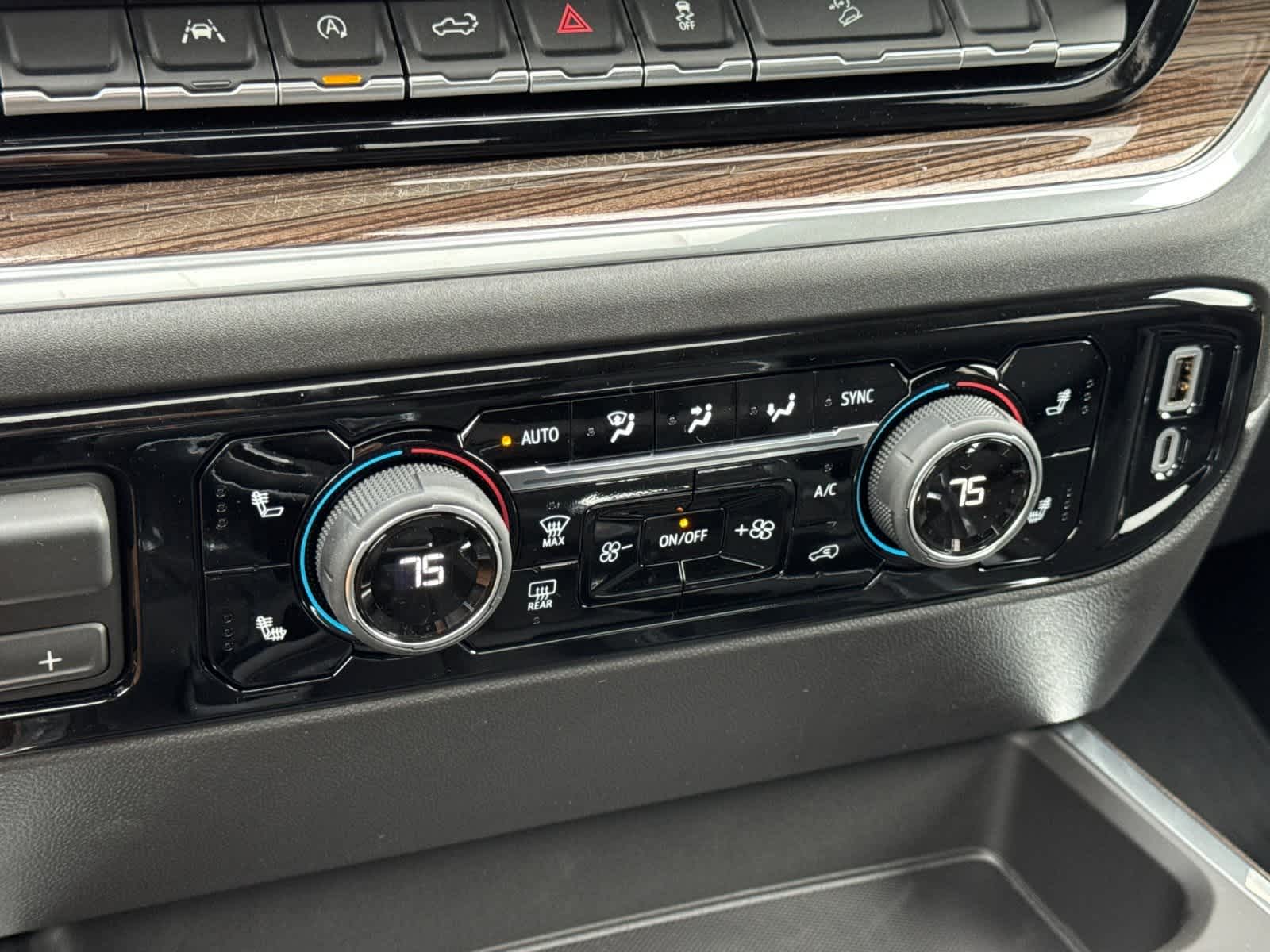 Thumbnail: 2026 Chevrolet Silverado 1500 - 20