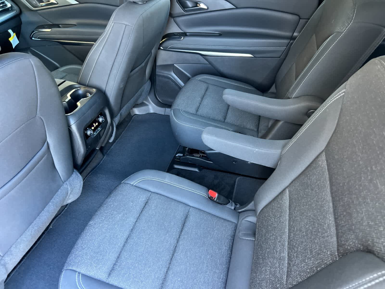 Thumbnail: 2025 Chevrolet Traverse - 4