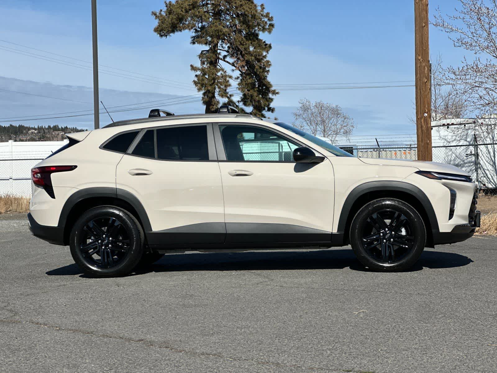 Thumbnail: 2026 Chevrolet Trax - 8