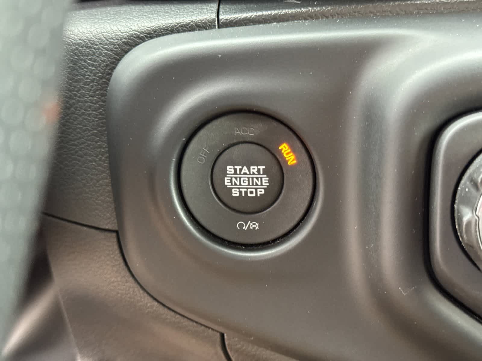 Thumbnail: 2023 Jeep Gladiator - 22