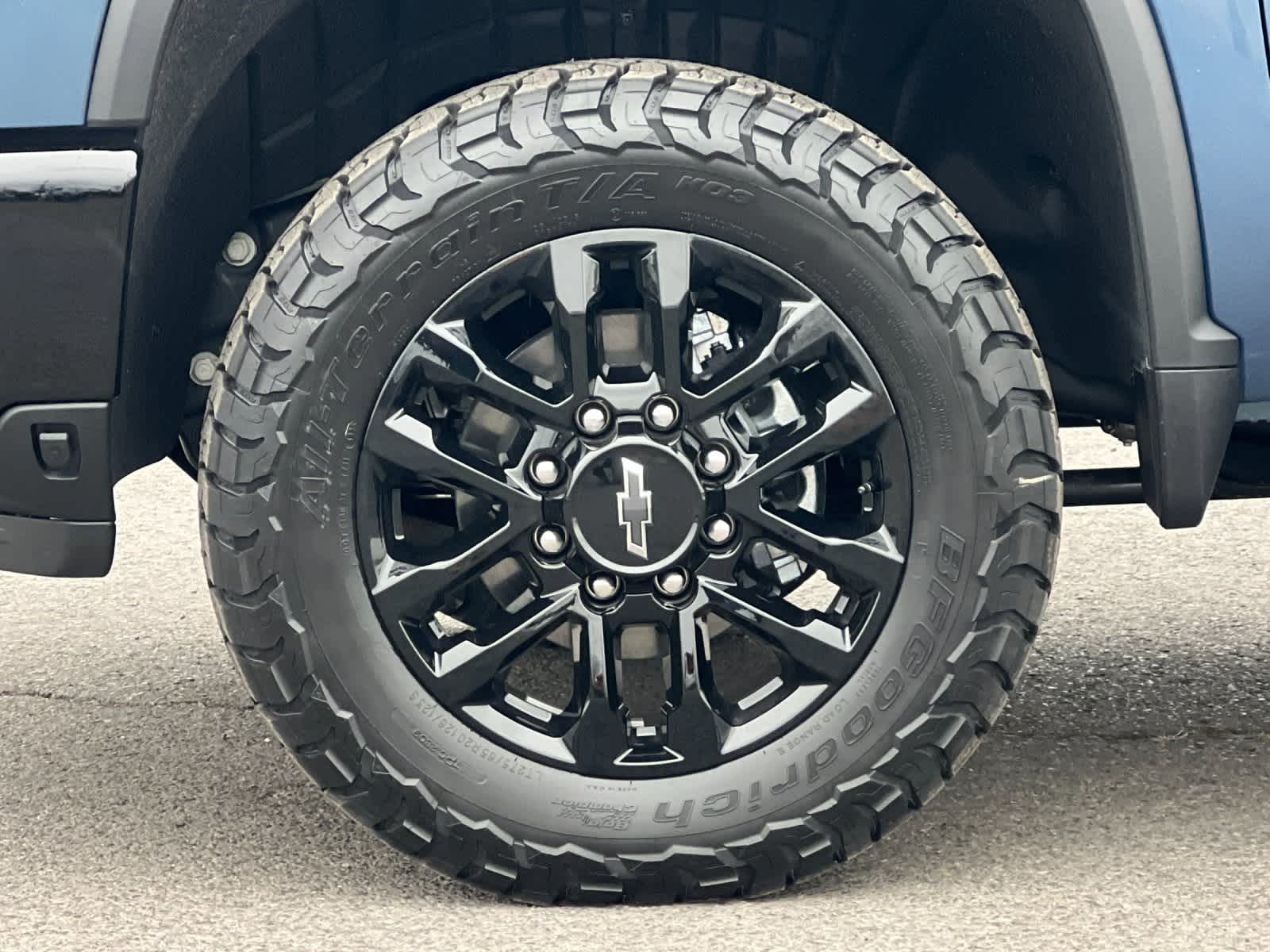 Thumbnail: 2026 Chevrolet Silverado 3500 - 23