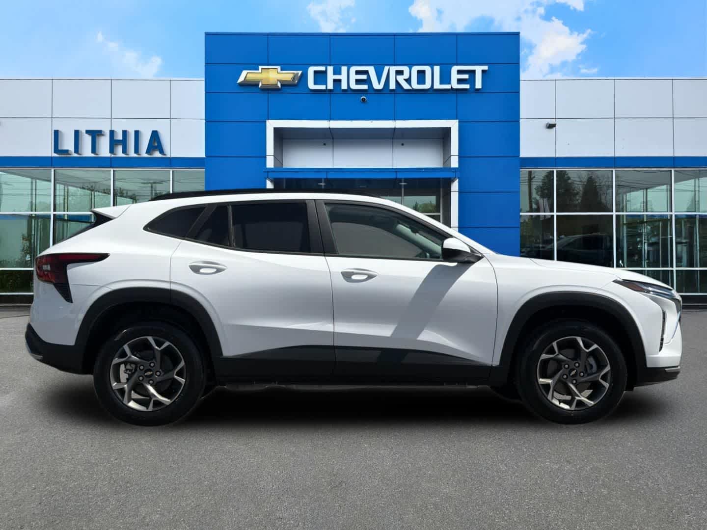 Thumbnail: 2026 Chevrolet Trax - 8