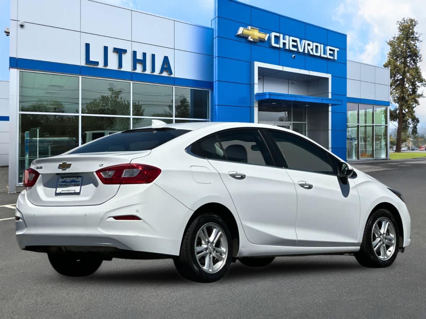 Thumbnail: 2017 Chevrolet Cruze - 2