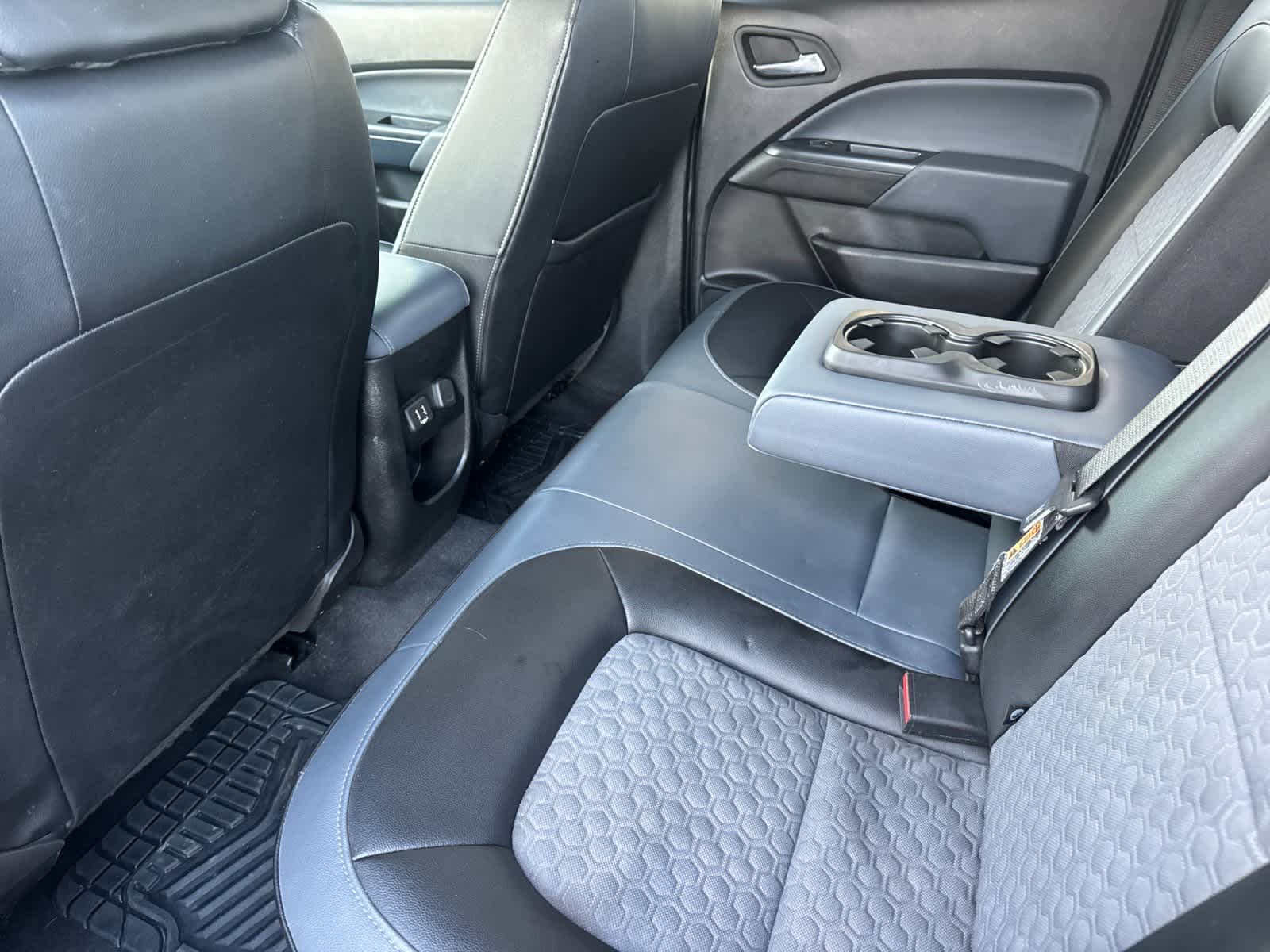 Thumbnail: 2022 Chevrolet Colorado - 4