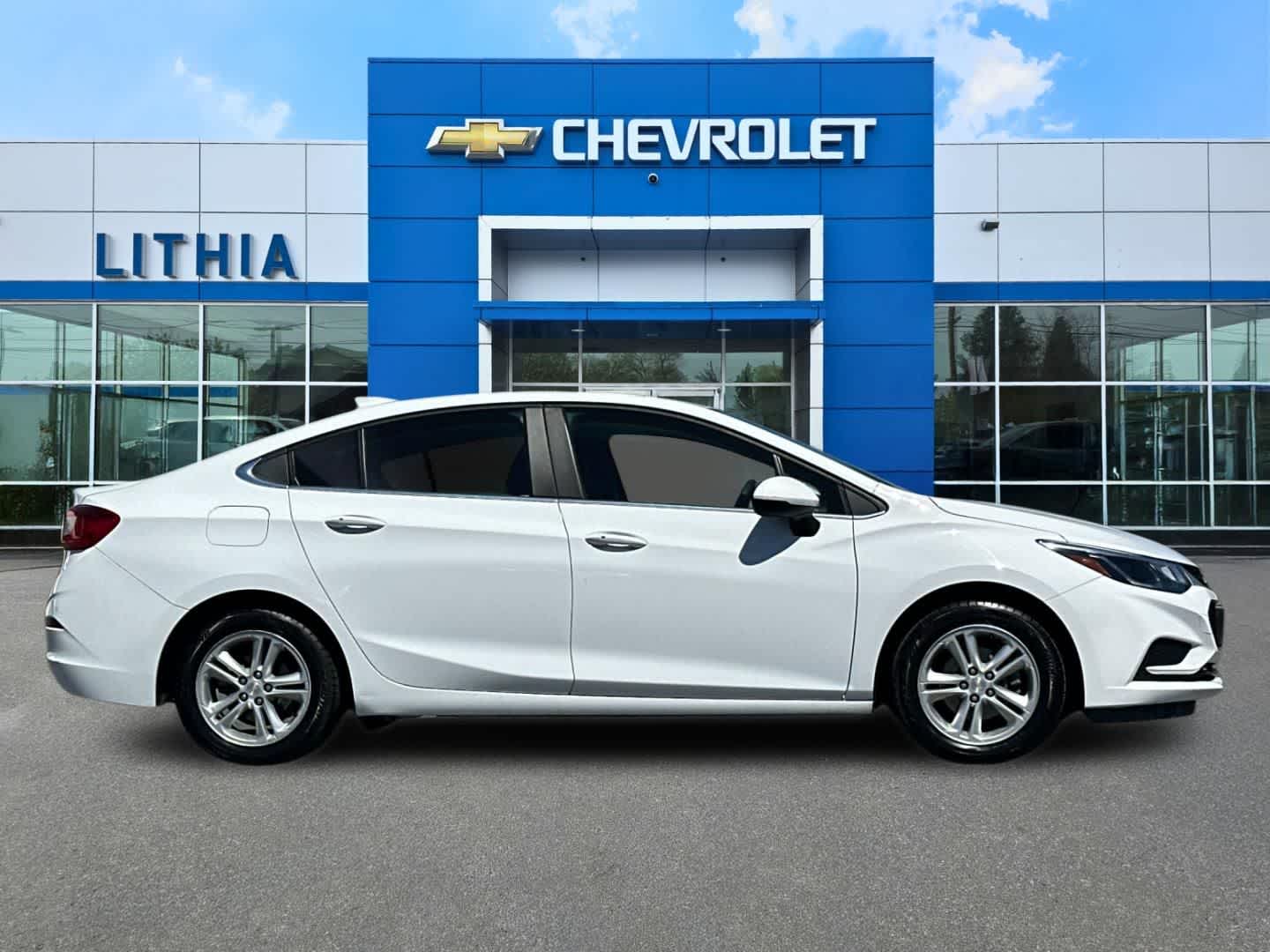 Thumbnail: 2017 Chevrolet Cruze - 8