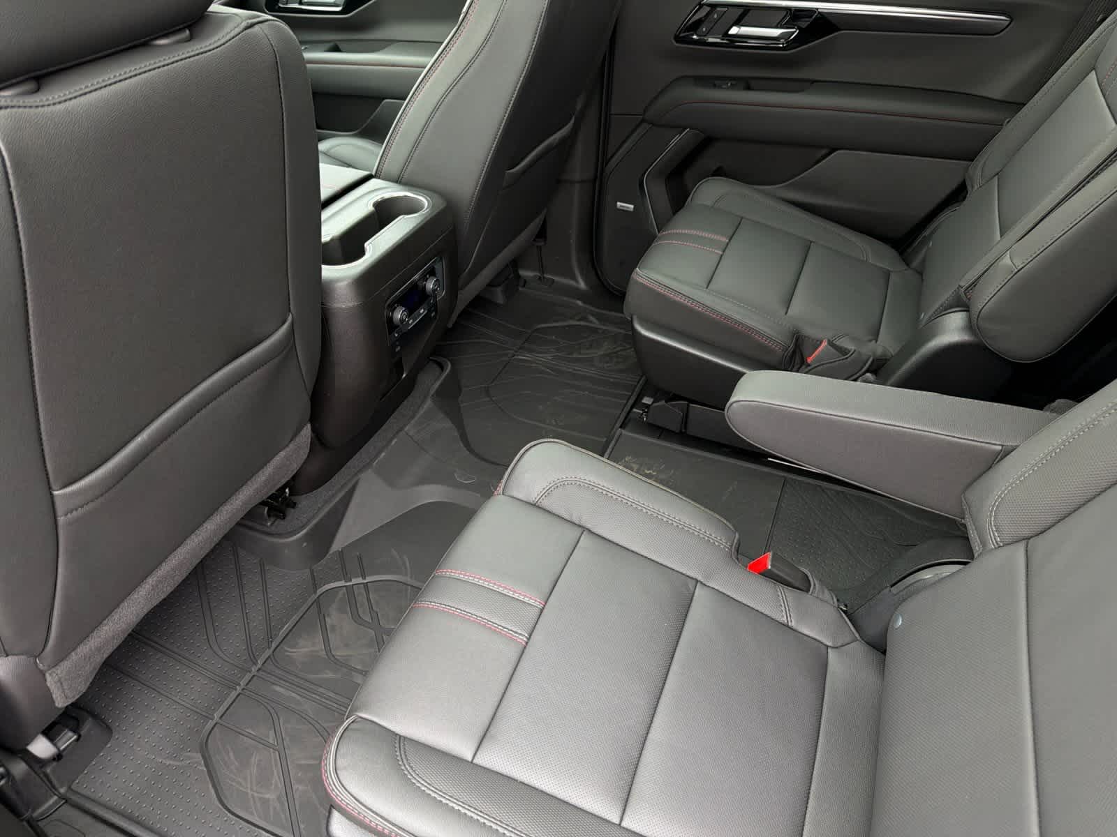 Thumbnail: 2026 Chevrolet Tahoe - 4