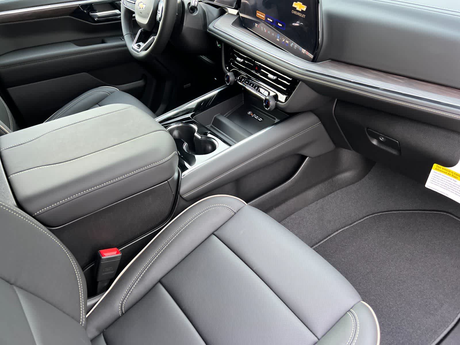 Thumbnail: 2026 Chevrolet Suburban - 15