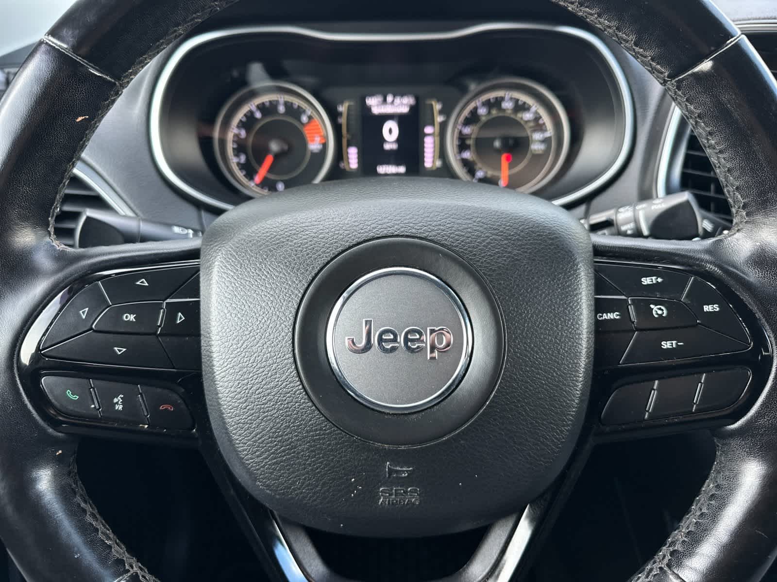 Thumbnail: 2020 Jeep Cherokee - 24