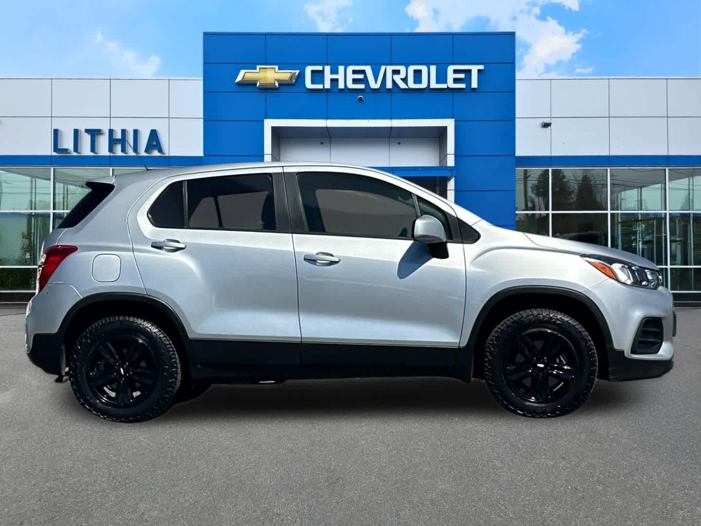 Thumbnail: 2018 Chevrolet Trax - 8