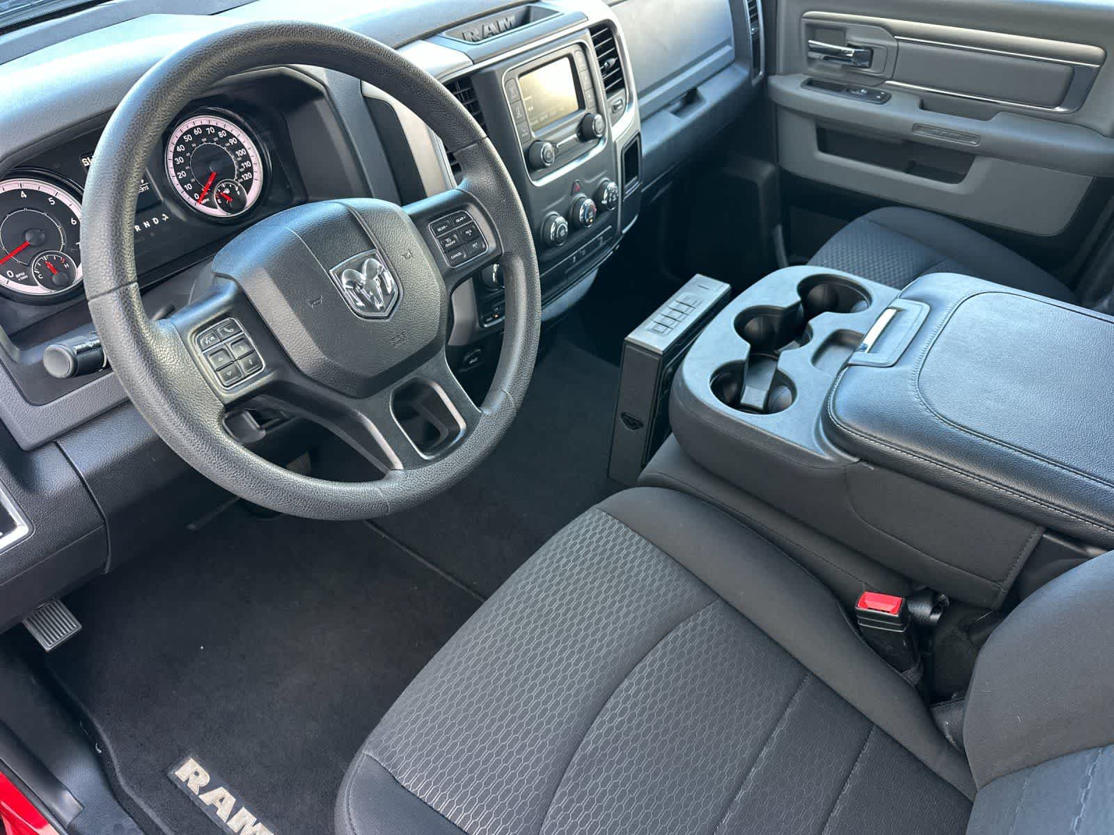 Thumbnail: 2020 RAM 1500 Classic - 11