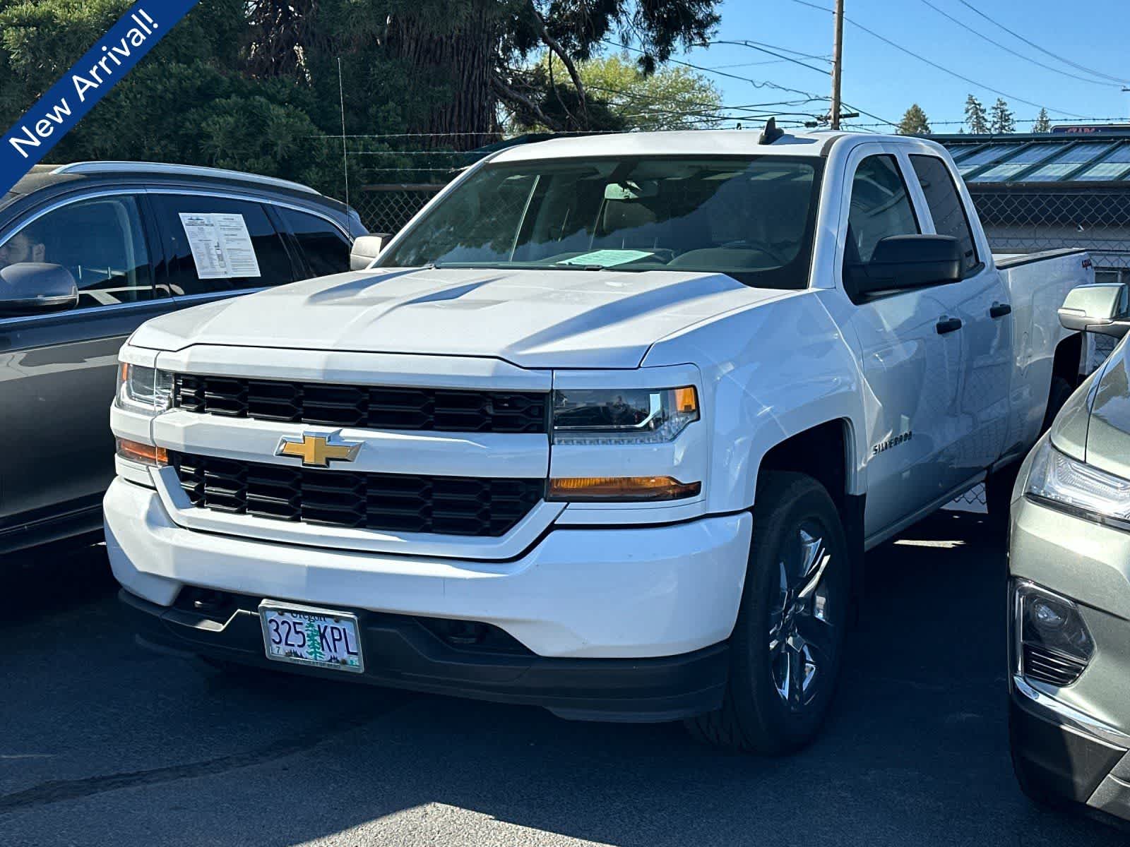 Thumbnail: 2018 Chevrolet Silverado 1500 - 1