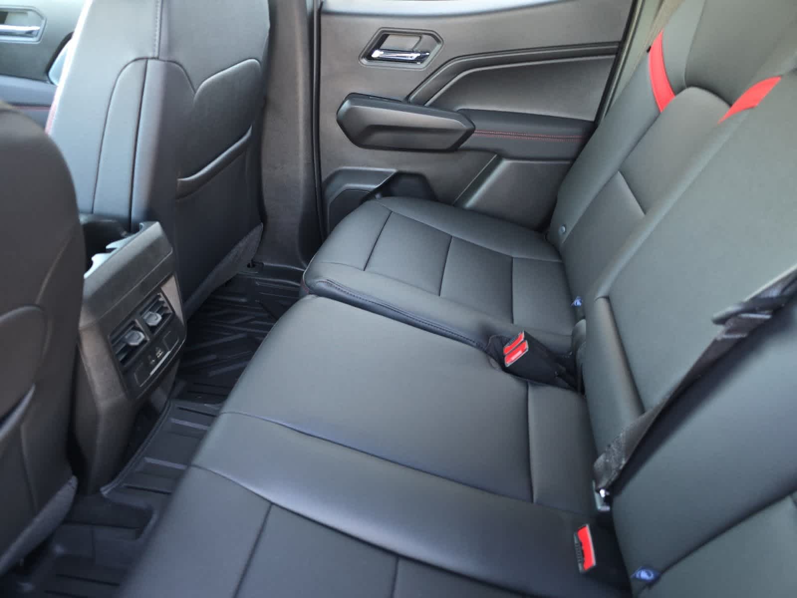 Thumbnail: 2026 Chevrolet Colorado - 4