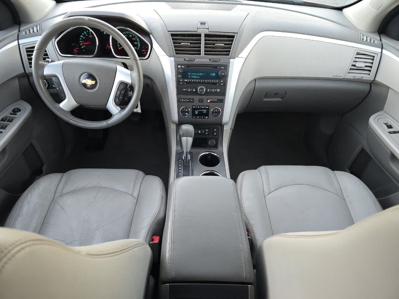 Thumbnail: 2010 Chevrolet Traverse - 3