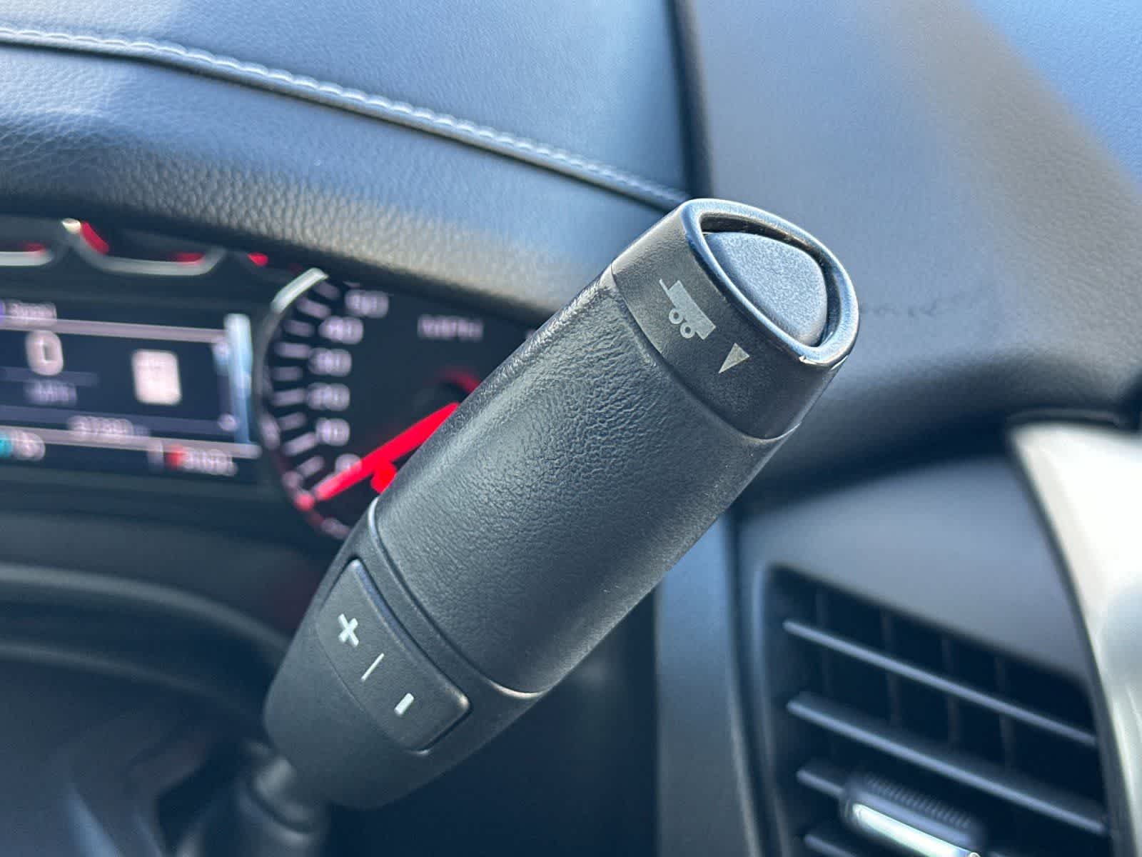 Thumbnail: 2018 Chevrolet Tahoe - 23