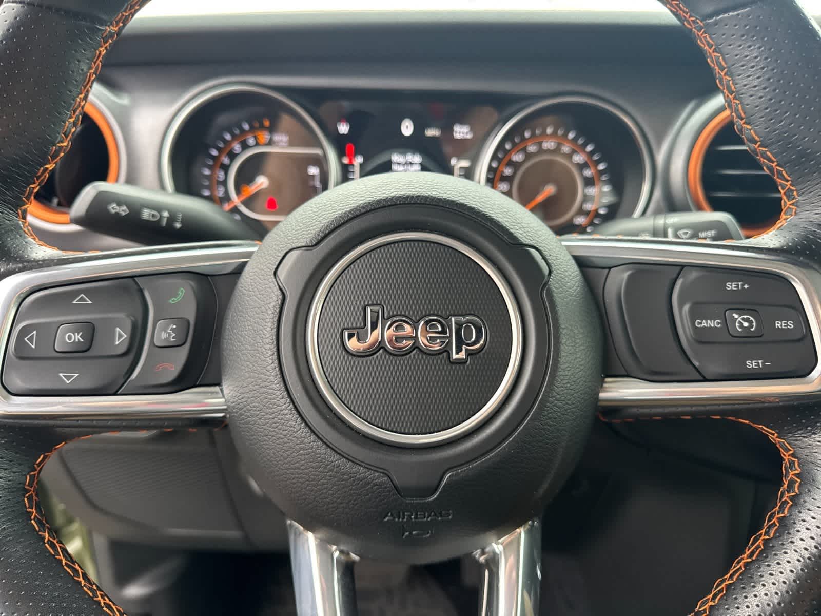 Thumbnail: 2023 Jeep Gladiator - 23