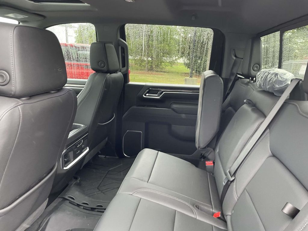 2025 Chevrolet Silverado 2500HD LTZ - Photo 15