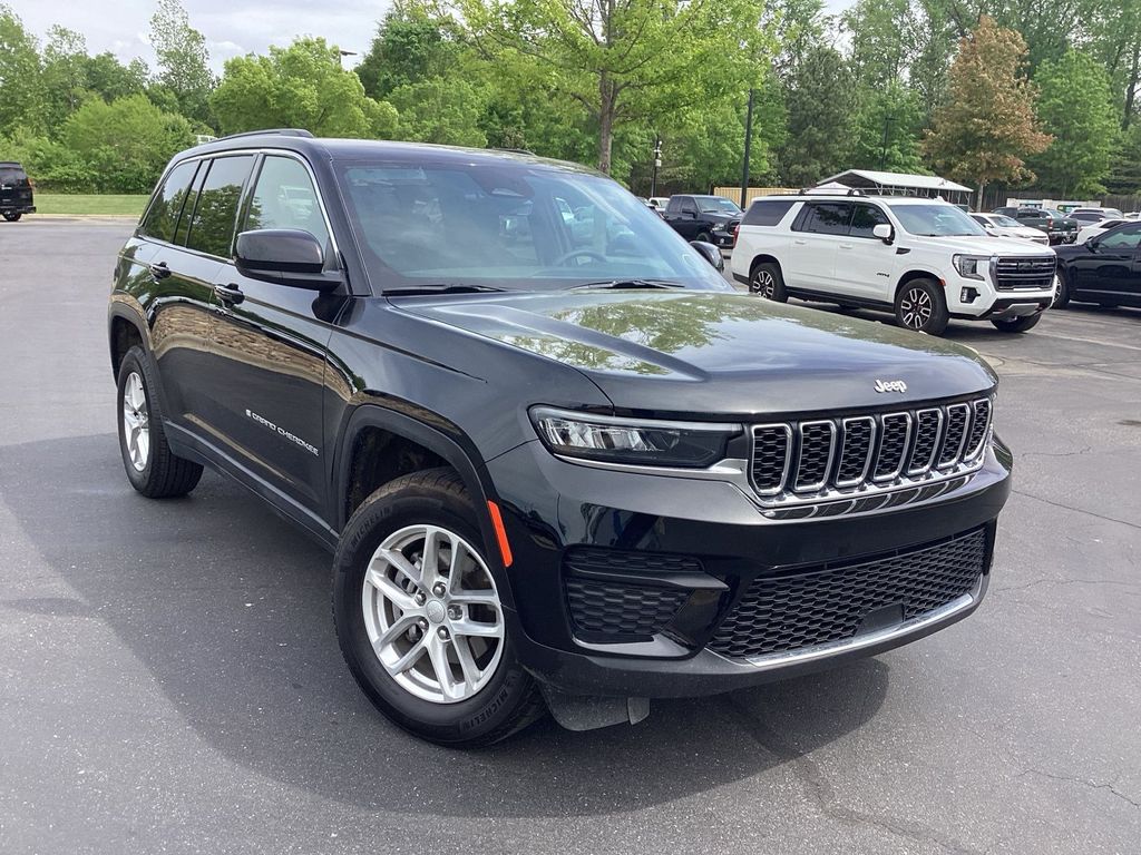 2025 Jeep Grand Cherokee Laredo X 4x4's photo