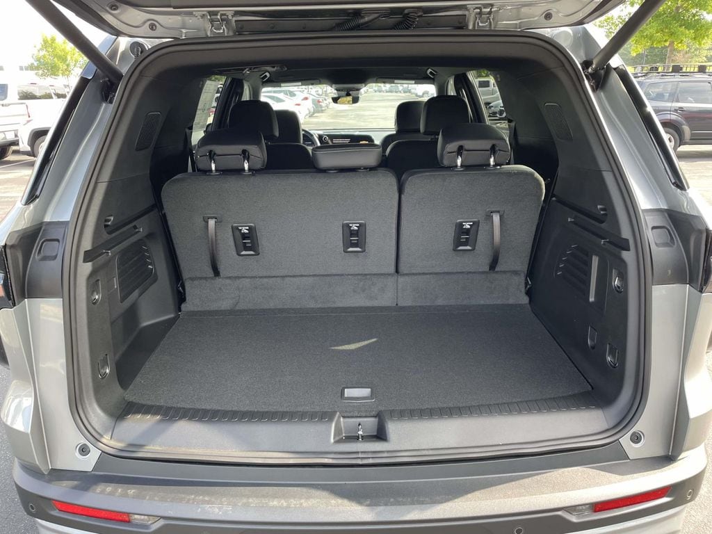 2026 Chevrolet Traverse LT - Photo 13