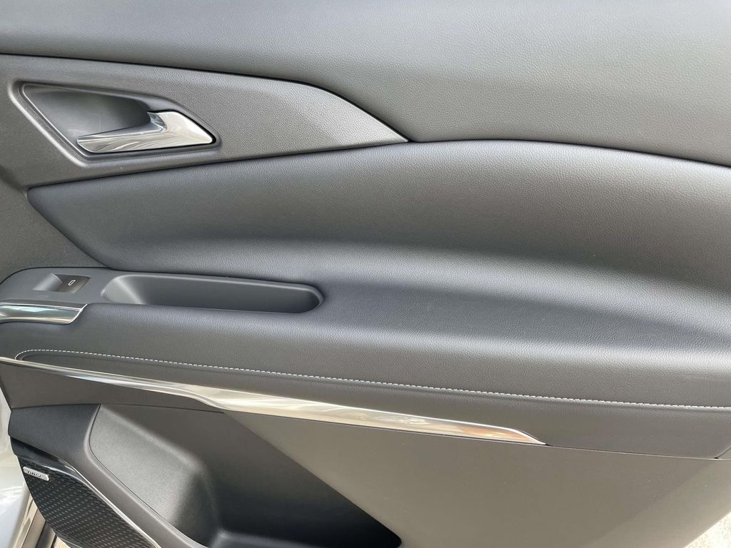 2026 Chevrolet Traverse LT - Photo 9