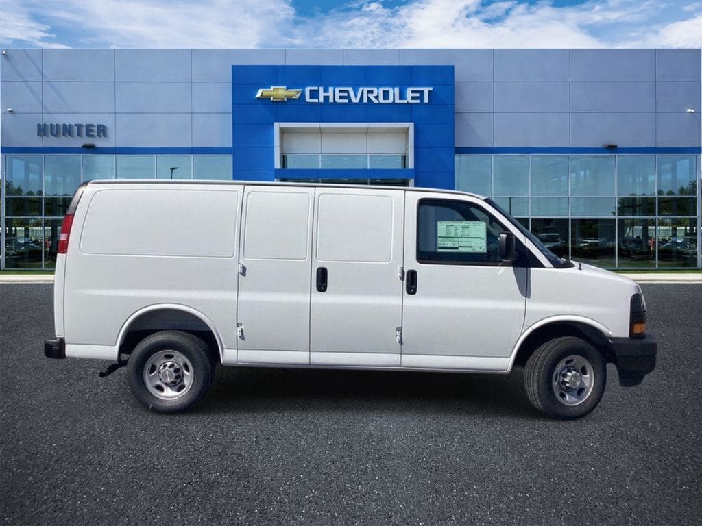 2026 Chevrolet Express Cargo Work Van - Photo 6