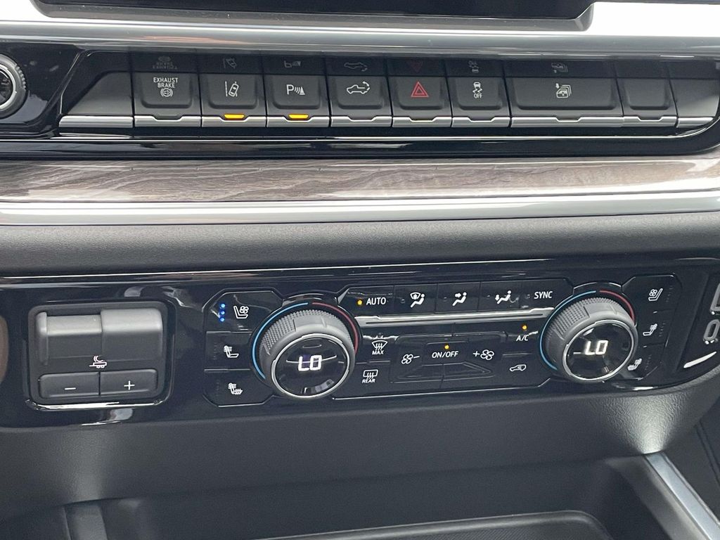 2025 Chevrolet Silverado 2500HD LTZ - Photo 26