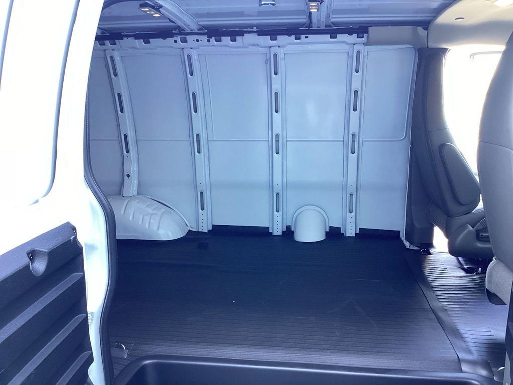 2026 Chevrolet Express Cargo Work Van - Photo 18