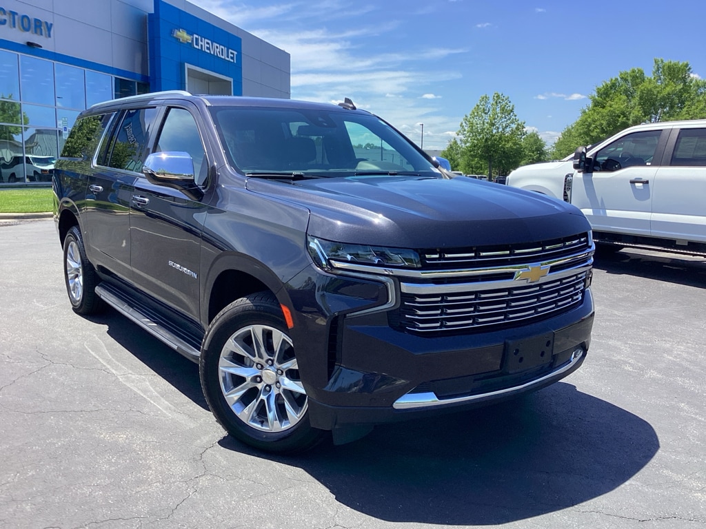 2023 Chevrolet Suburban 4WD 1500 Premier's photo