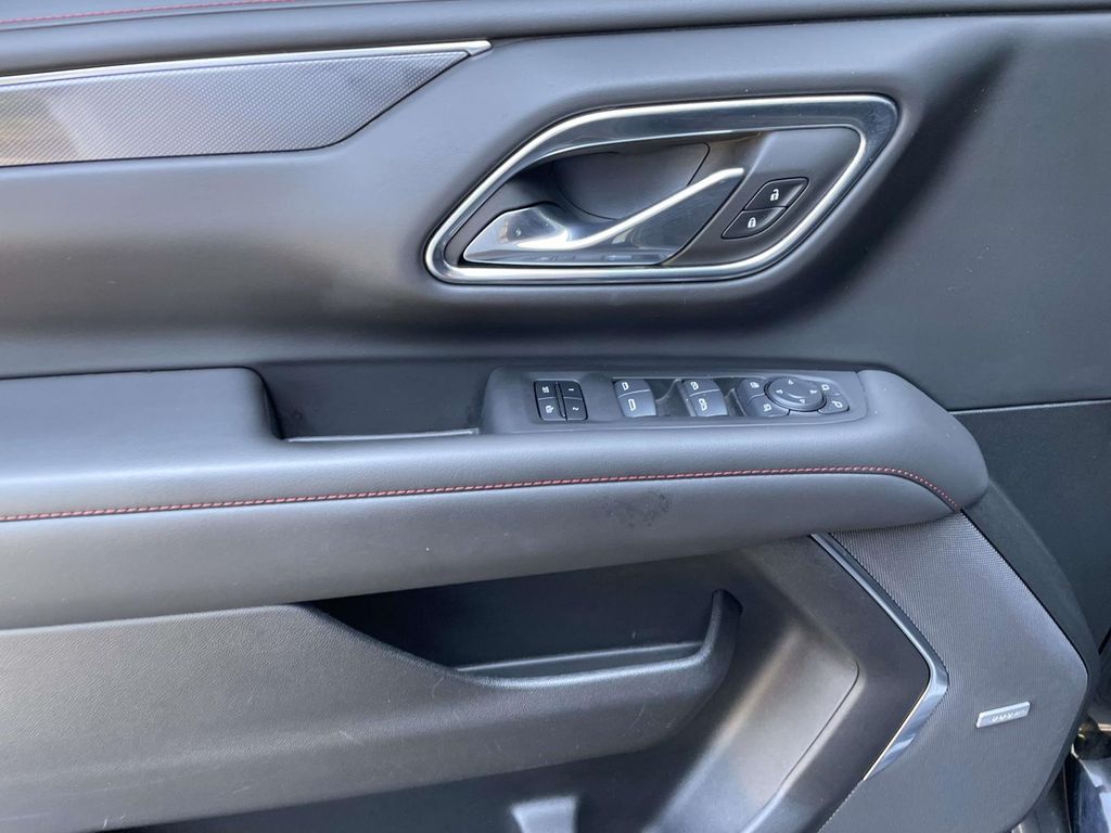 2024 Chevrolet Suburban RST - Photo 19