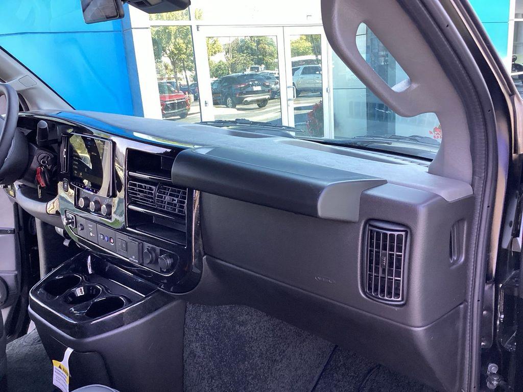 2025 Chevrolet Express Cargo Work Van - Photo 20