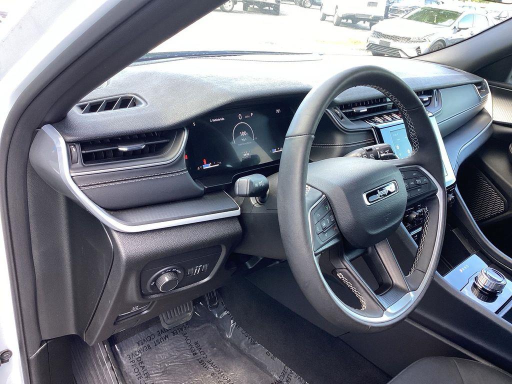 2025 Jeep Grand Cherokee Laredo - Photo 9
