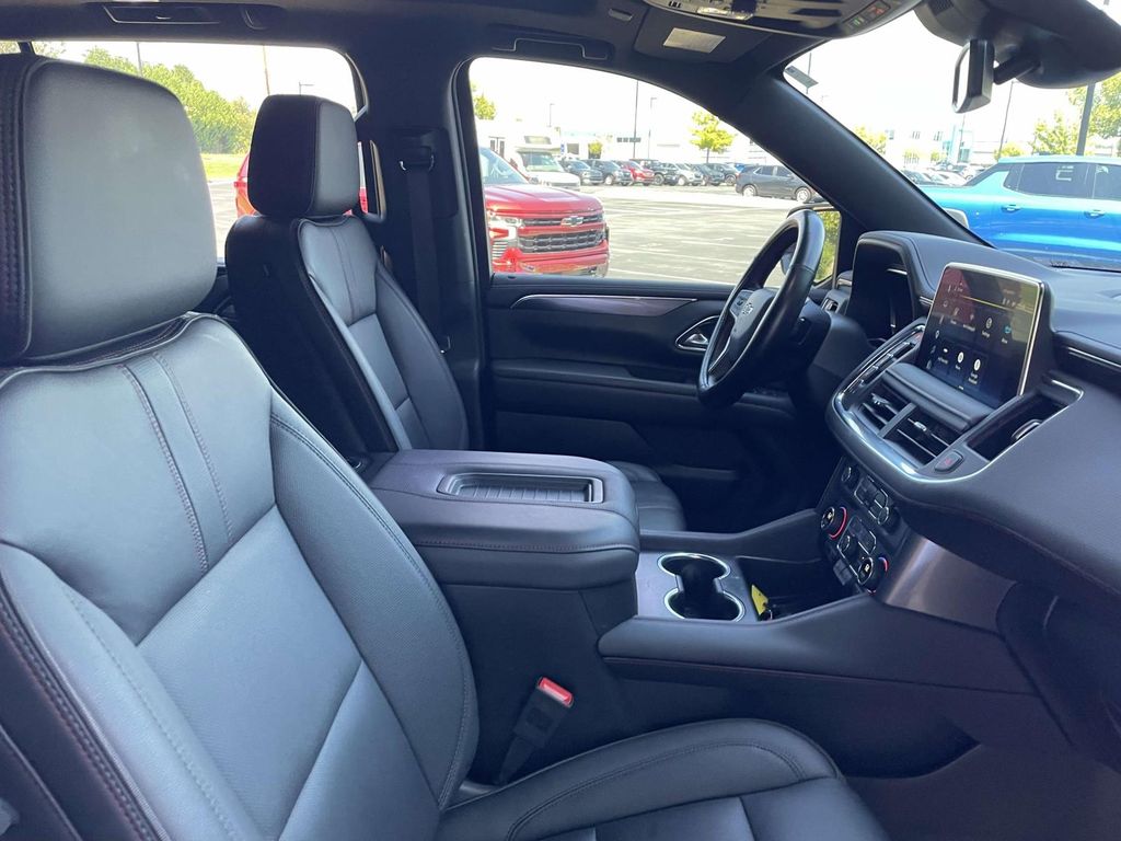 2024 Chevrolet Suburban RST - Photo 9